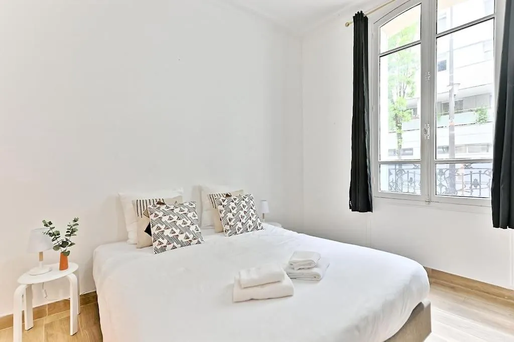 Appartement 2 Chambres Pyrenees Alexandre Dumas Paris 0*,  France